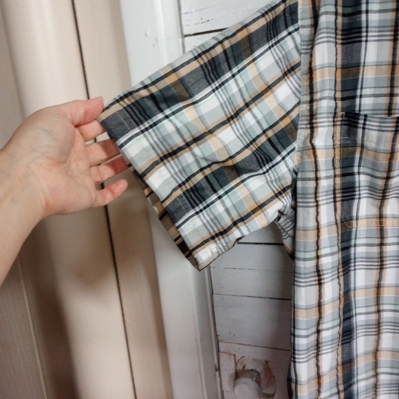 C.E. Schmidt Workwear Men’s Large Button Front Plaid Short Sleeve Shirt, Work - Picture 5 of 10